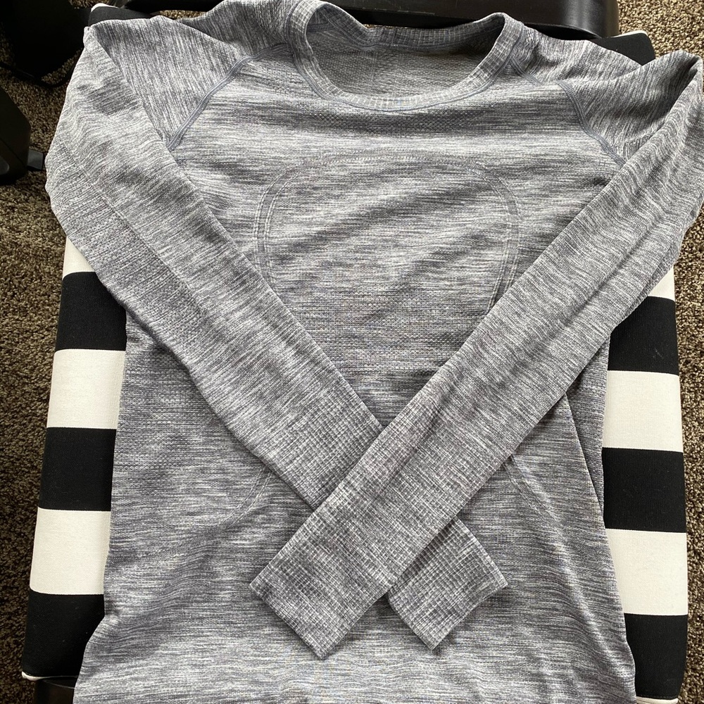 Lululemon Swiftly Tech Long Sleeved Crew